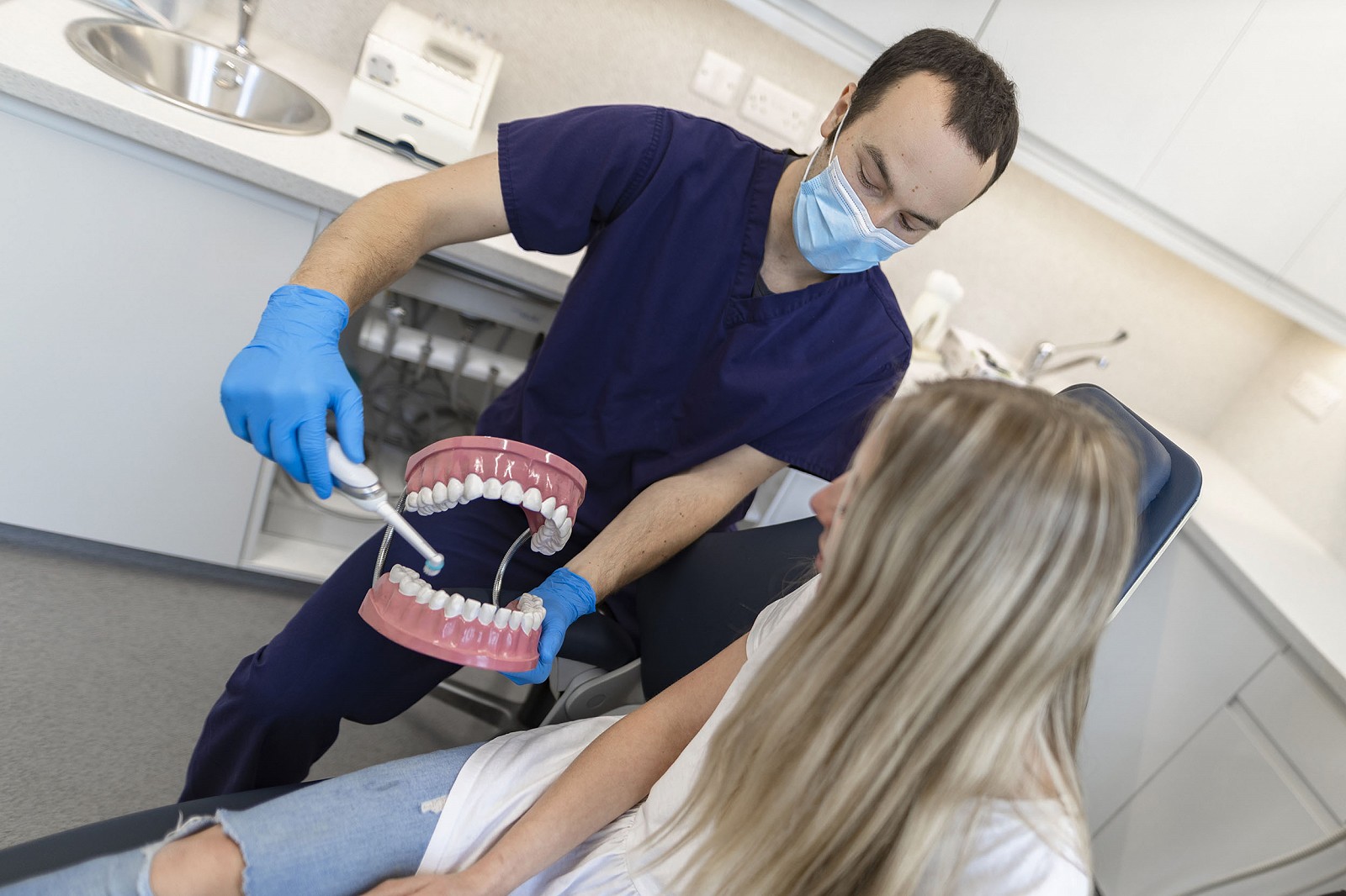 How to brush your teeth